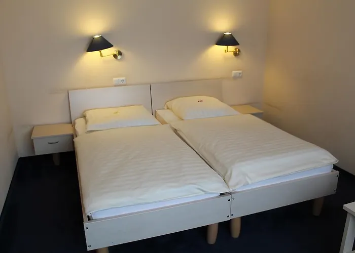 Zur Alten Eiche 3*